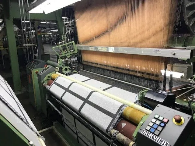 A jacquard loom in action