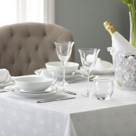 V Polyester Bistro Ivy Leaf White  Tablecloth