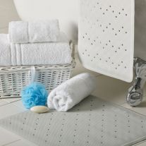 Non-slip rubber bath mats in two sizes