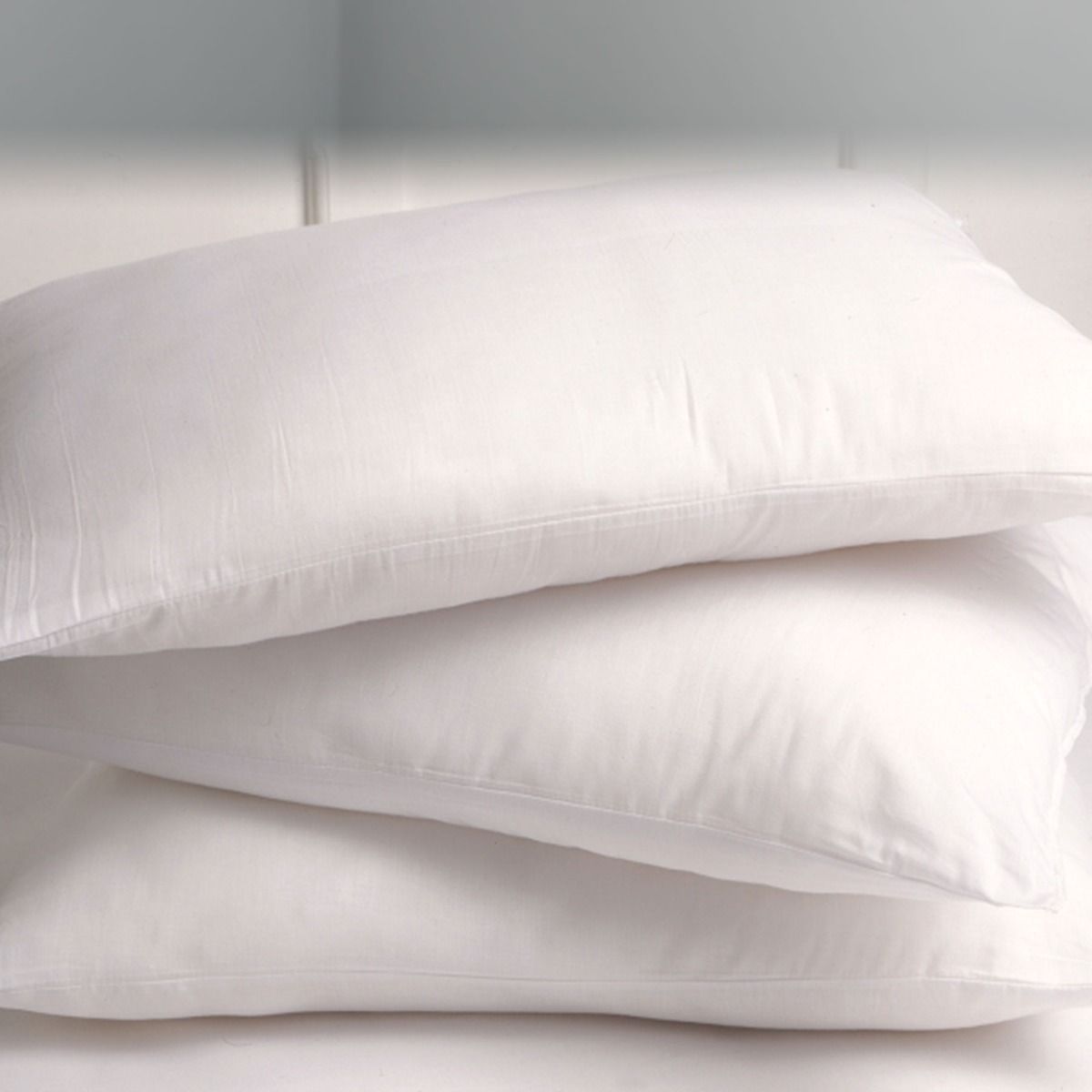 Polycotton covered Deluxe Hollowfibre Filled Comfortable Pillow 