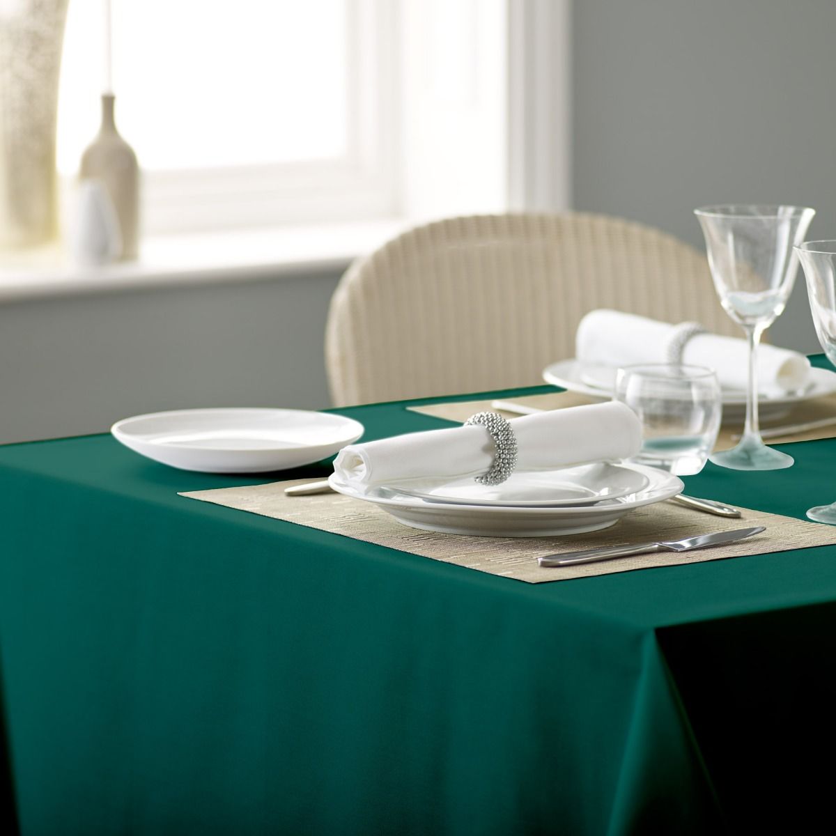 100% Polyester Plain Square & Rectangular Tablecloths Various Sizes & Colours