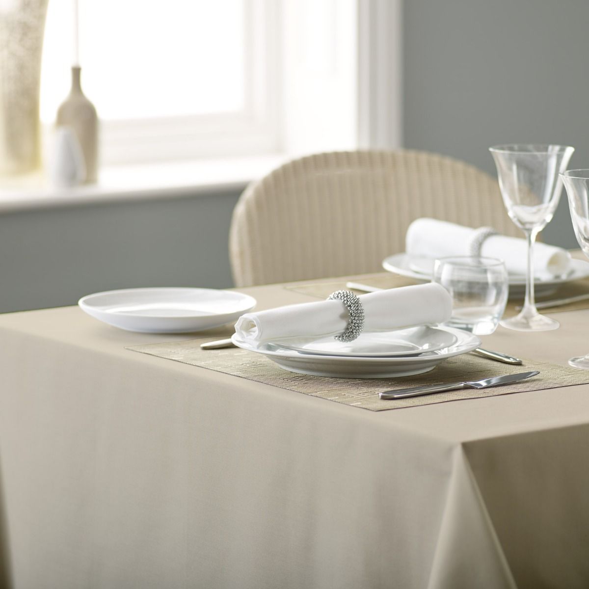 100% Polyester Plain Square & Rectangular Tablecloths Various Sizes & Colours
