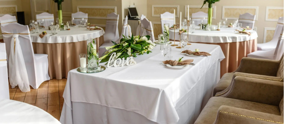 Styling a Wedding Table with Sophistication