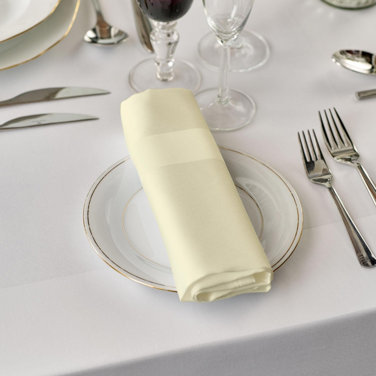 Visions 18 x 15 1/2 Pre-Rolled Linen-Feel White Napkin and
