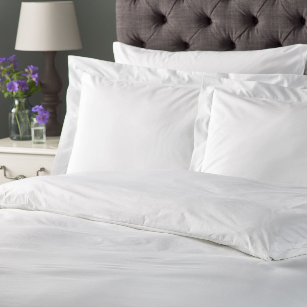 2 X Luxury Percale Non-iron Plain Dyed Poly Cotton Housewife Pillow Cases Black 